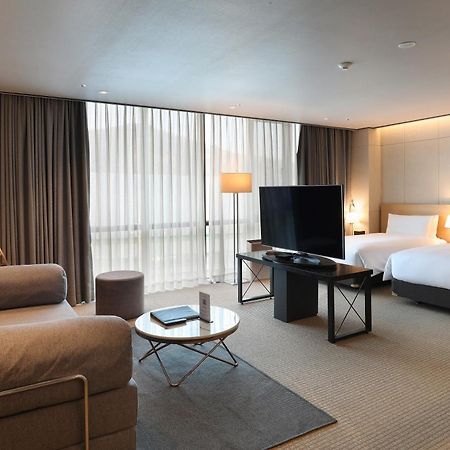 Orakai Cheonggyesan Hotel, BW Premier Collection Сеул Екстериор снимка