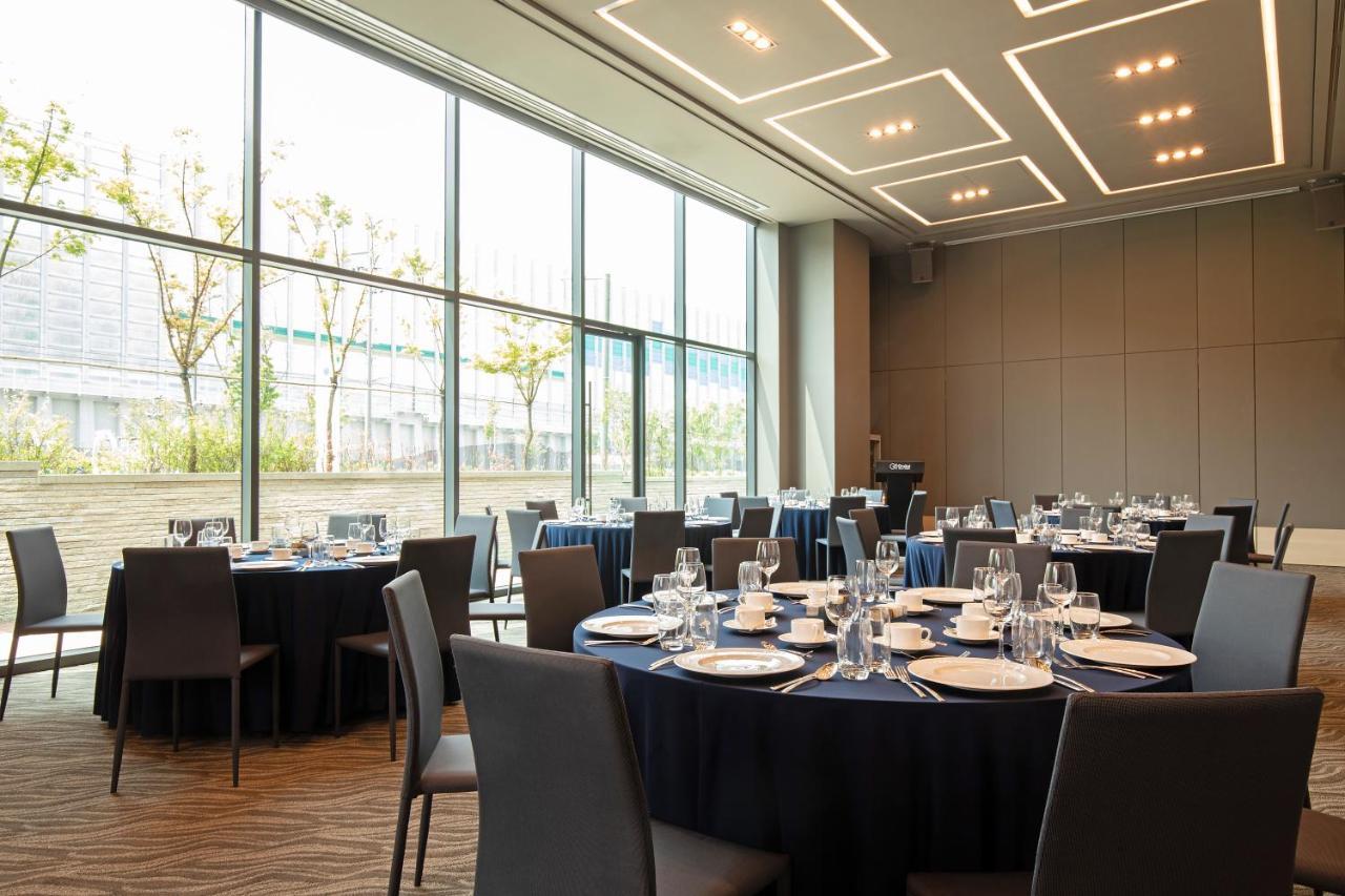 Orakai Cheonggyesan Hotel, BW Premier Collection Сеул Екстериор снимка