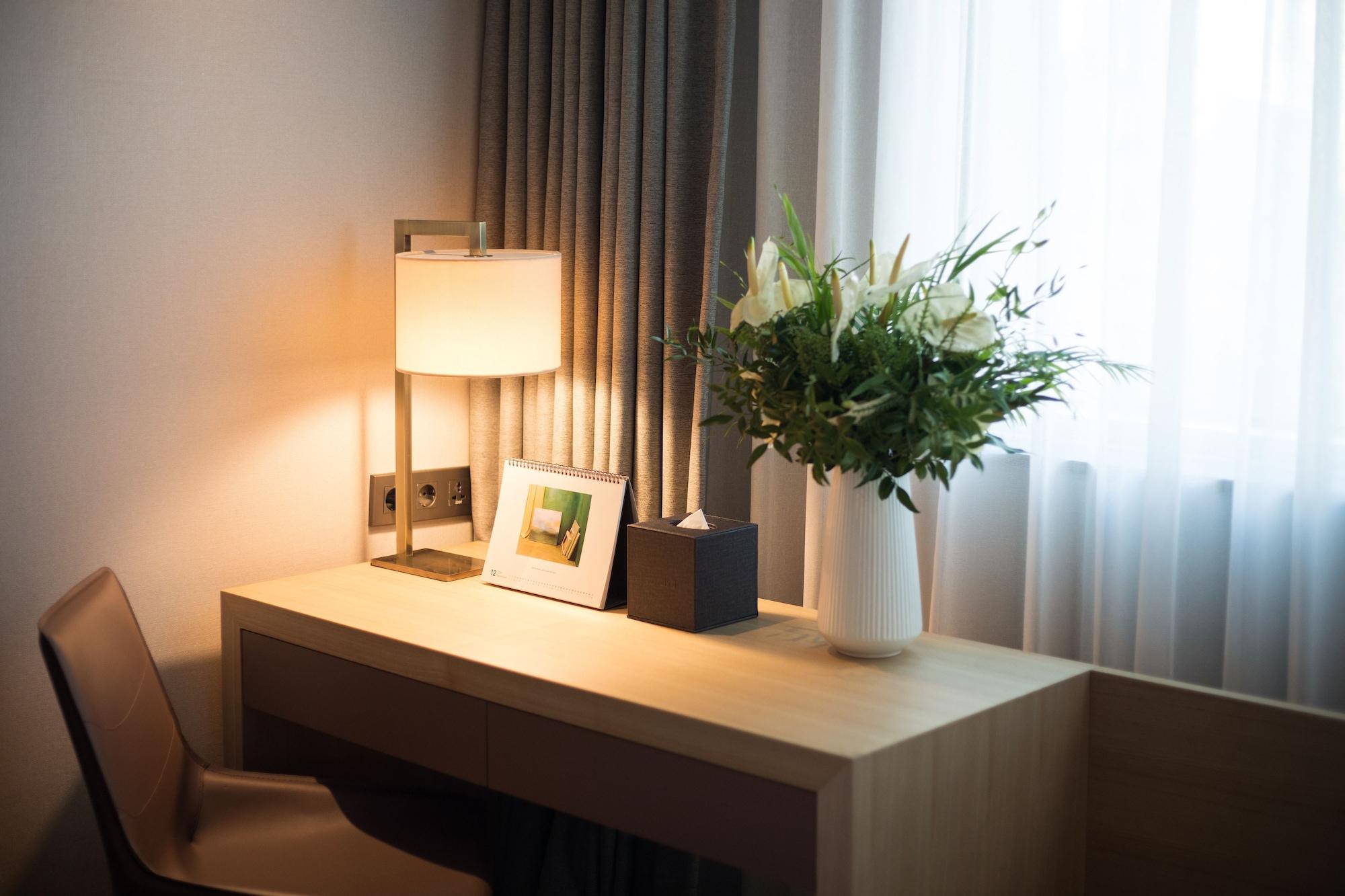 Orakai Cheonggyesan Hotel, BW Premier Collection Сеул Екстериор снимка
