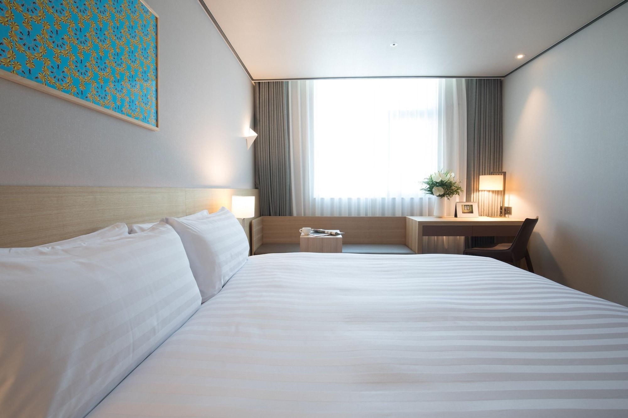Orakai Cheonggyesan Hotel, BW Premier Collection Сеул Екстериор снимка