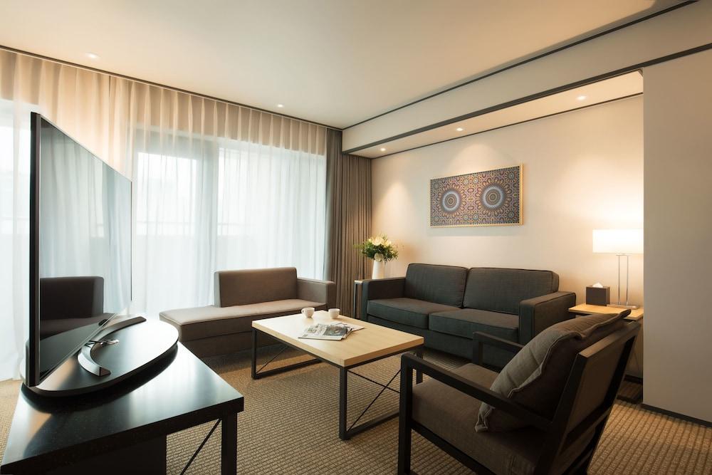 Orakai Cheonggyesan Hotel, BW Premier Collection Сеул Екстериор снимка