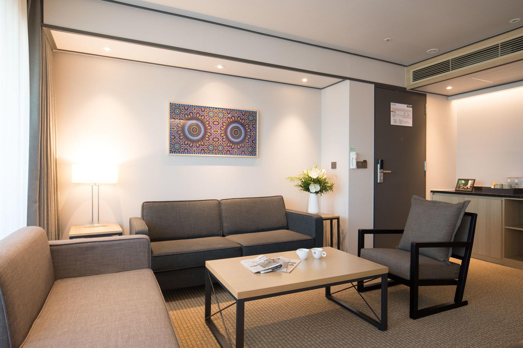 Orakai Cheonggyesan Hotel, BW Premier Collection Сеул Екстериор снимка
