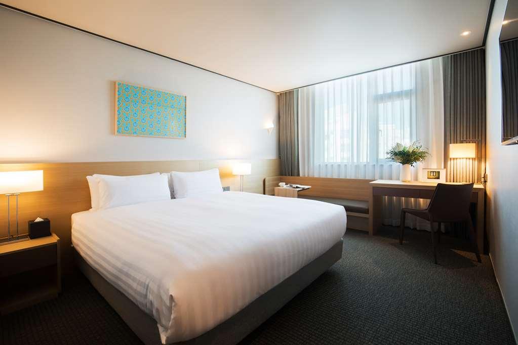 Orakai Cheonggyesan Hotel, BW Premier Collection Сеул Стая снимка