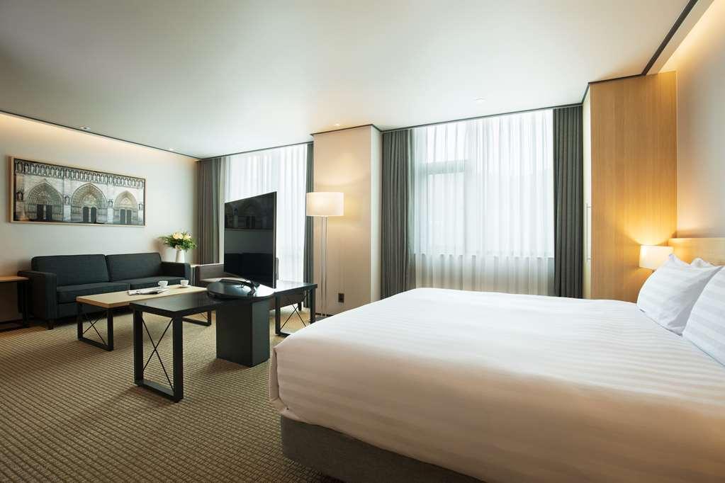 Orakai Cheonggyesan Hotel, BW Premier Collection Сеул Стая снимка
