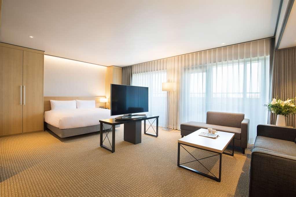 Orakai Cheonggyesan Hotel, BW Premier Collection Сеул Стая снимка