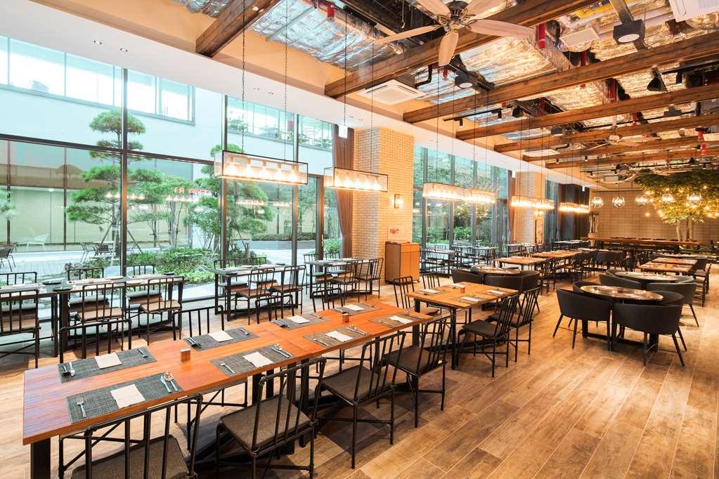 Orakai Cheonggyesan Hotel, BW Premier Collection Сеул Ресторант снимка